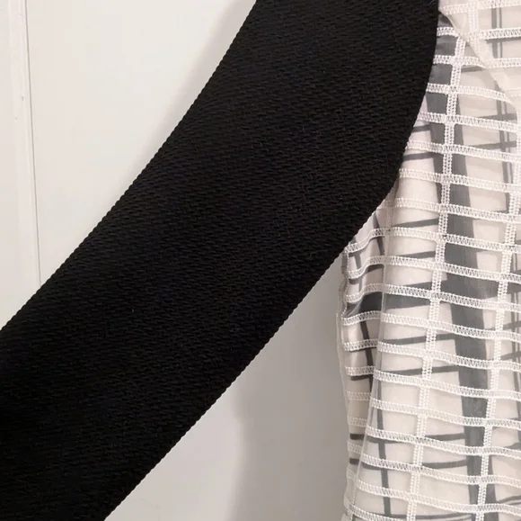 7. Modifier White and Black Checkered Dress Size Small (S) - Picture 4 of 8